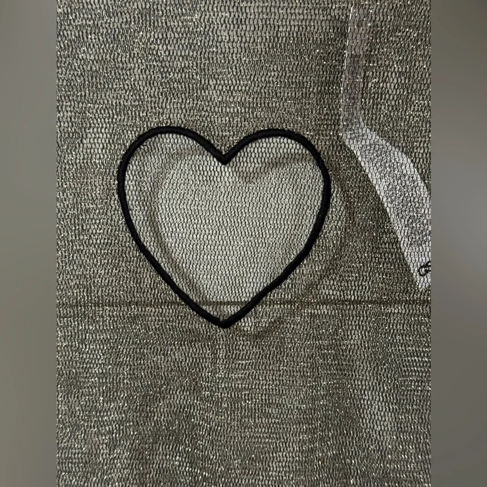 ASOS DESIGN Skinny Long Sleeve T-Shirt in Metallic Mesh w/ Heart Cut Out Size M - Picture 3 of 5